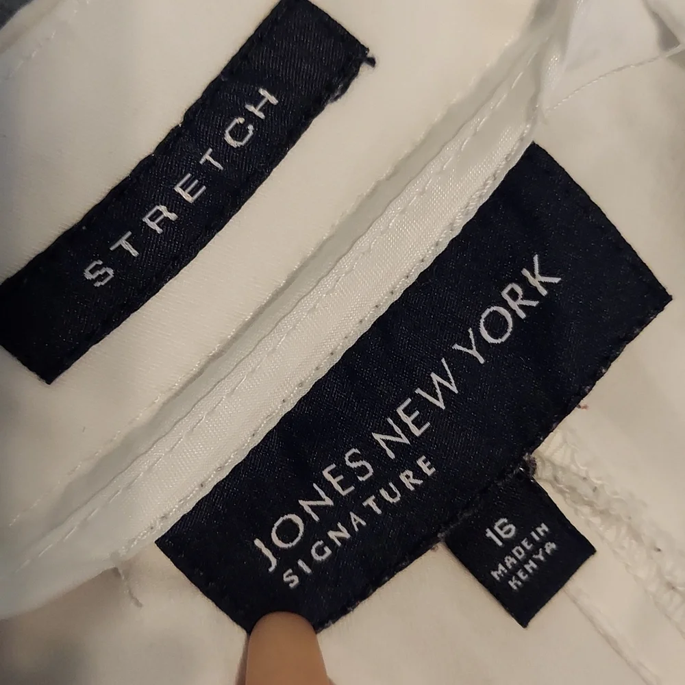 🛑🛑 SOLD SOLD SOLD 🛑🛑 Top & shorts - Picture 3 of 3